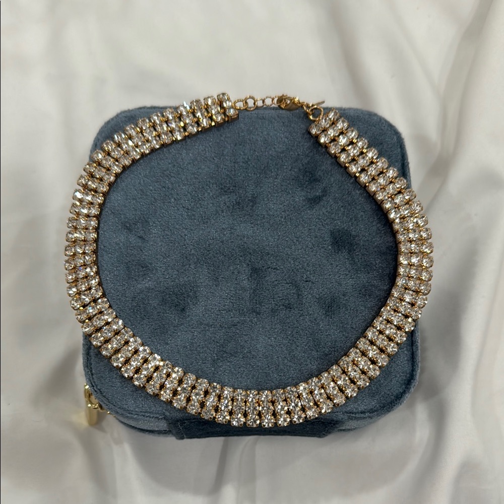 Elegant Gold Women's Necklace